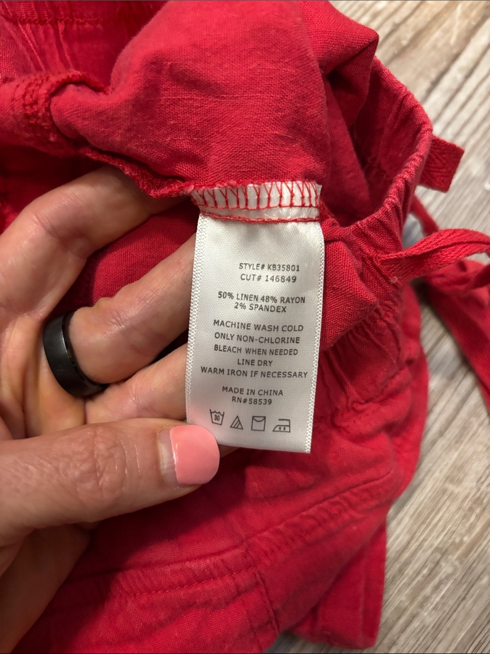 Kut from the Kloth Red Linen-Blend Drawstring Shorts - Picture 2 of 16